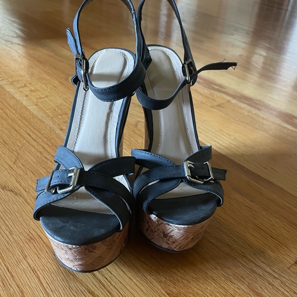 High Heel Wedges - Picture 2 of 4